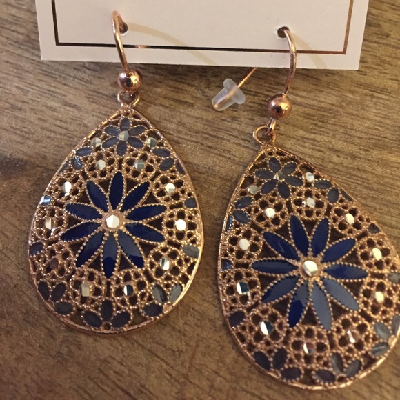 Jewelry - NEW Nordstrom’s Inlaid Earrings